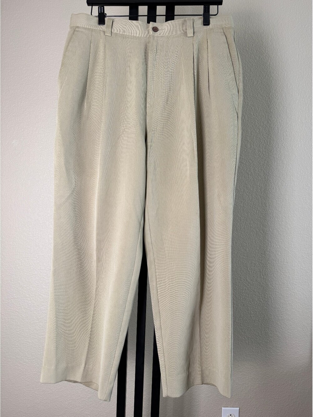 Tommy Bahama Silk Blend Pleated Trousers 35 Cream Khaki Relaxed Straight Leg